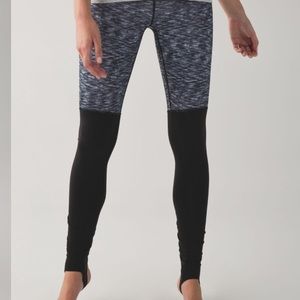 Lululemon Wunder Under stirrup. Sz6